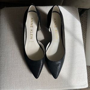 Anne Klein Iflex pumps.